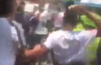 Video: hombre que lanzó ladrillo a ladrón y golpeó a policía, fue sancionado