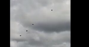 Video: soldado a quien no se le abrió el paracaídas, milagrosamente está con vida paracaidas_militar