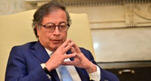 Presidente Gustavo Petro en discurso oficial rechazando los resultados preliminares del preconteo electoral en Colombia.